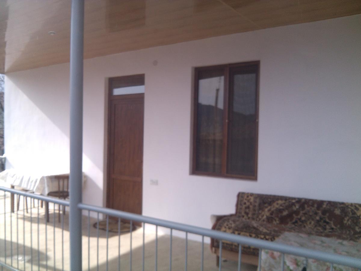 Aida Bed & Breakfast Tat'ev Exterior photo